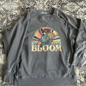 Zenana Outfitters Gray Bloom Sweatshirt
